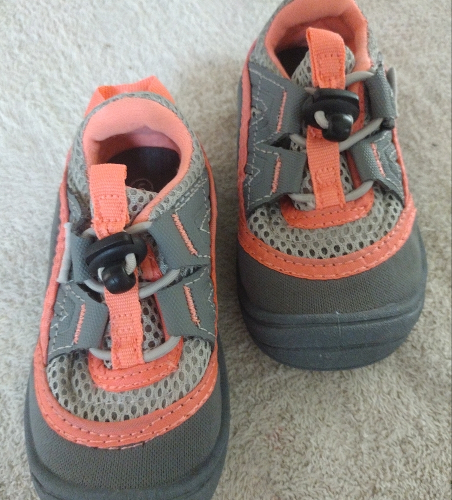 Girls Toddler Size:5 Water Shoes